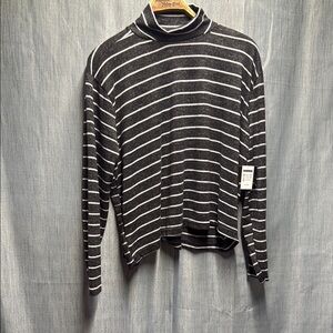 Runaway Bay Striped Black and White light Sweater size XL NWT